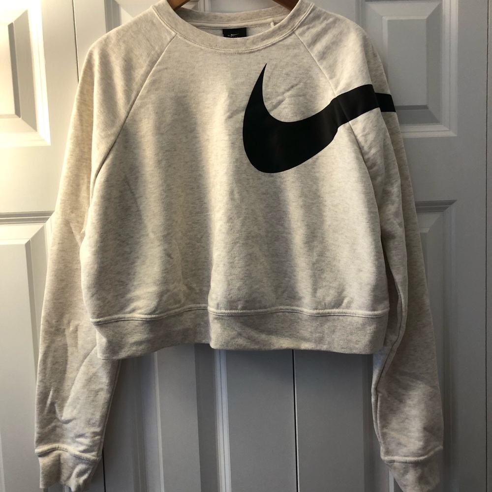NWOT Nike Cropped Sweatshirt Size Small